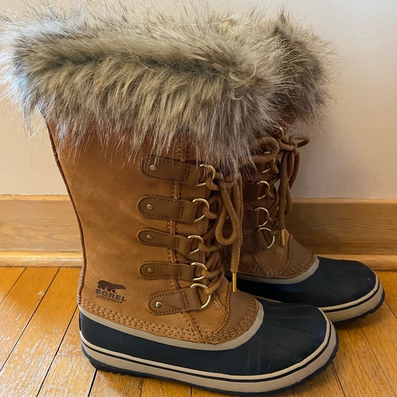 Sorel Joan of Arctic Boots - Picture 1 of 3